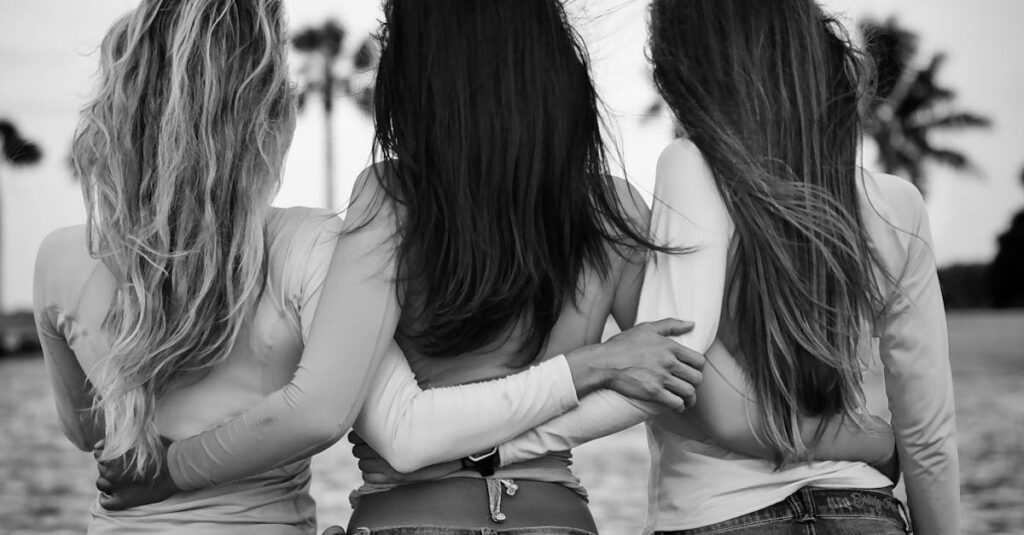Wat zijn de beste dames schoudertassen met veel vakken?