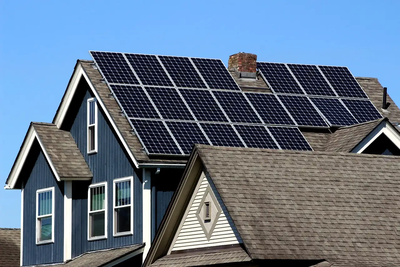 Bestaan er met de zon meedraaiende zonnepanelen? Effectief?