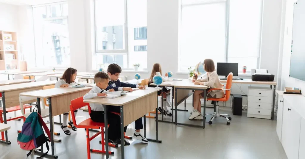 Hoe leg je kinderen iets op hun niveau uit via kindervraagbaak.nl?