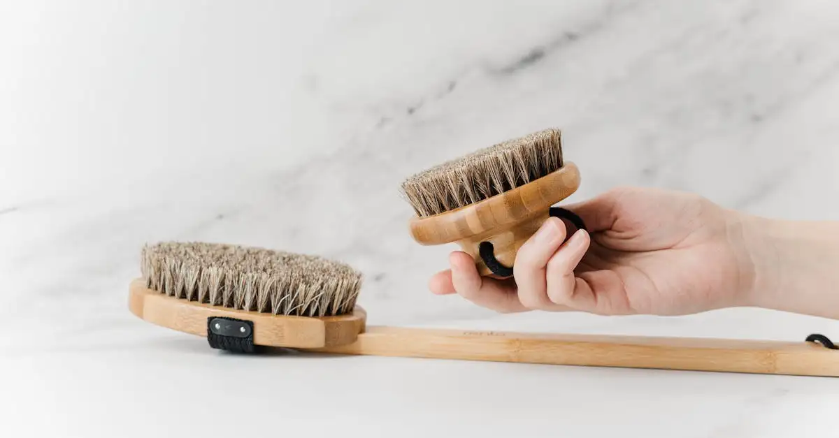 Hoe maak je houten tuinmeubelen schoon met groene zeep?