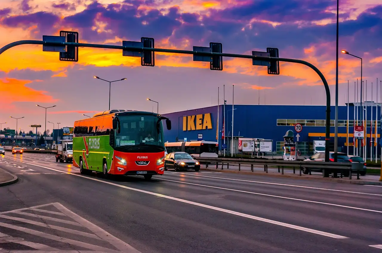 Wat is de geschiedenis van het merk IKEA uit Zweden?