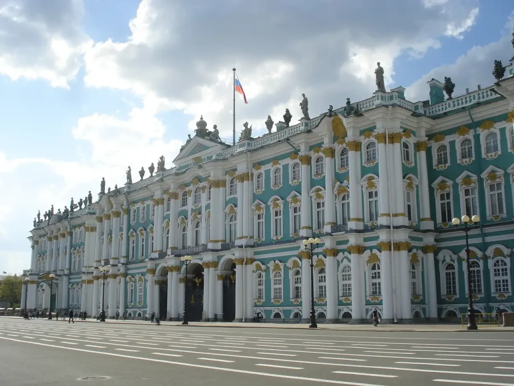 Wat maakt Sint-Petersburg beroemd om de Hermitage?