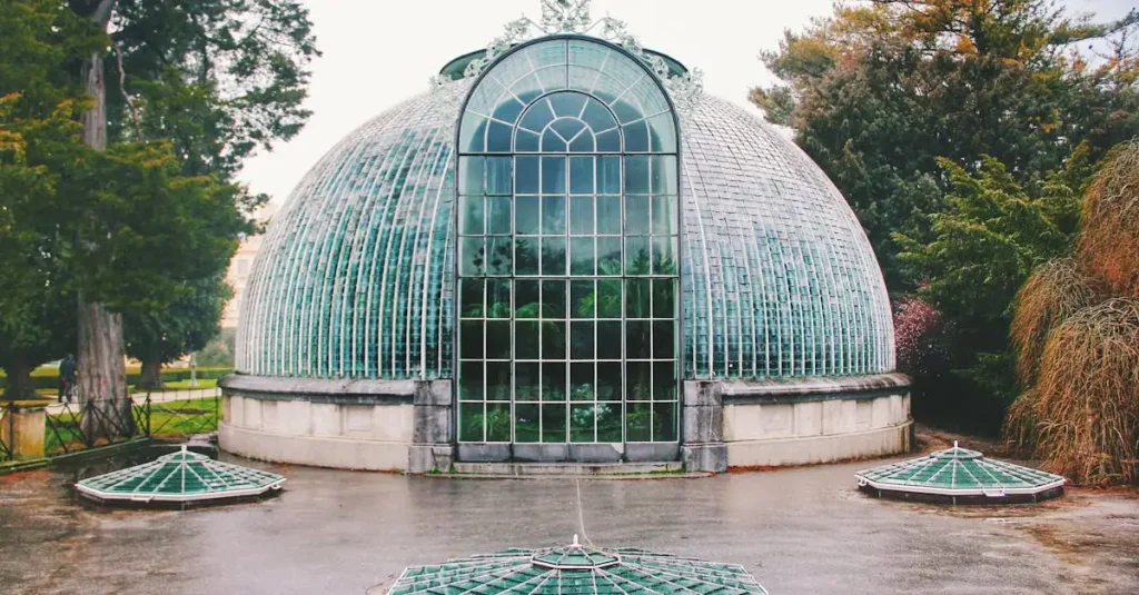 Welke Finse stad heeft modern design en natuur?