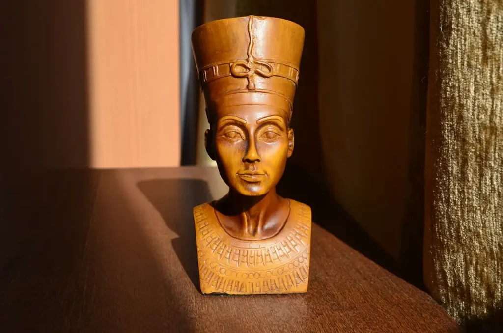 Wie was Akhenaten en wat is de Aton-cultus?