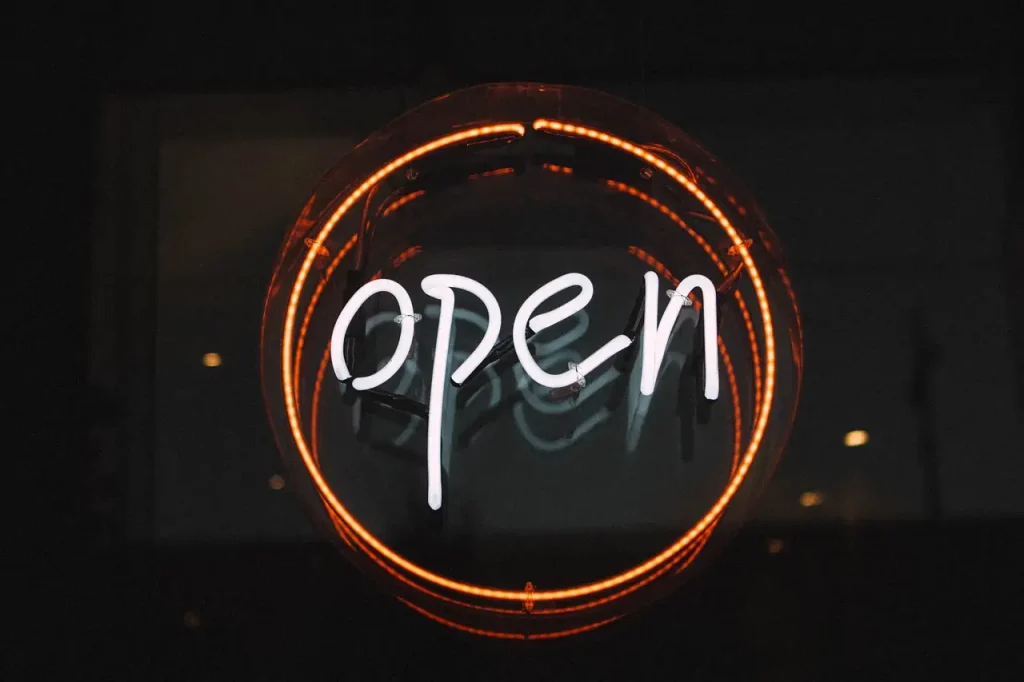 Hoe democratiseren open-sourceprojecten softwareontwikkeling?