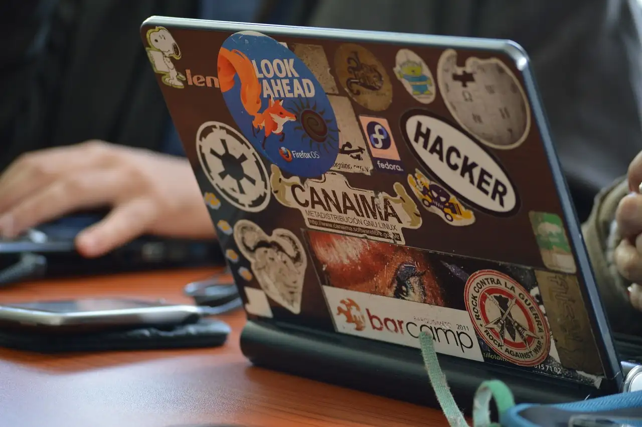 Hoe democratiseren open-sourceprojecten softwareontwikkeling?