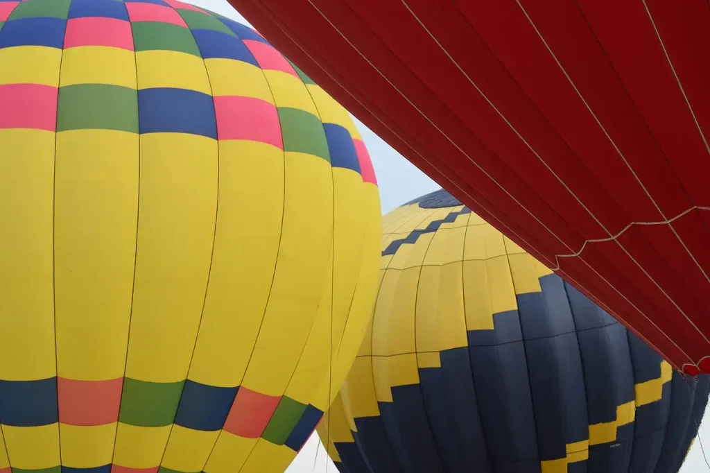 Hoe functioneerden de eerste heteluchtballonnen in de 18e eeuw?