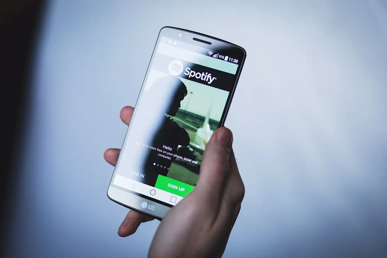 Hoe gebruikt Spotify AI voor slimme muziekaanbevelingen?