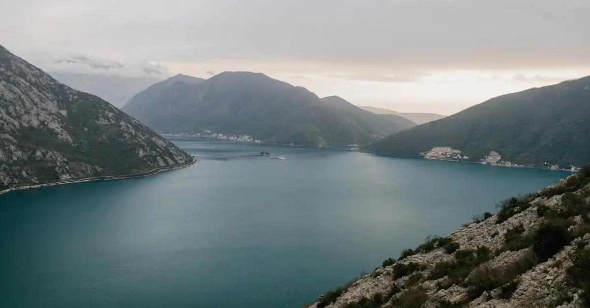 Waarom is de baai van Kotor in Montenegro zo beroemd?