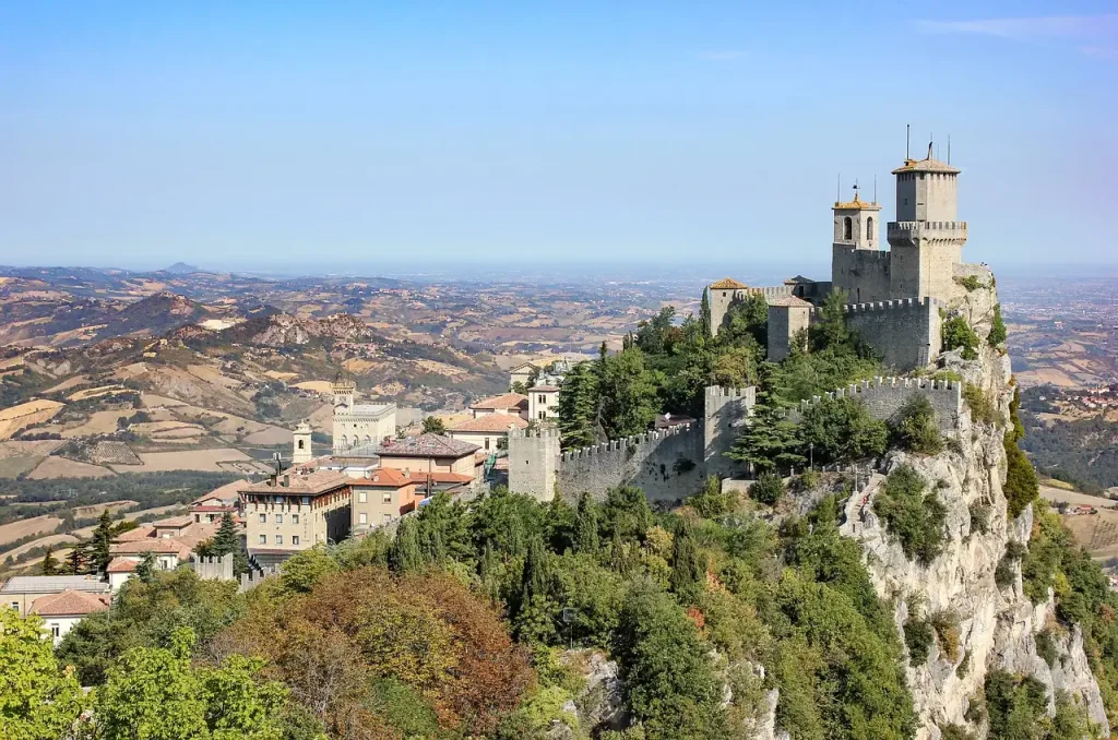 Wat is de beknopte geschiedenis van San Marino?