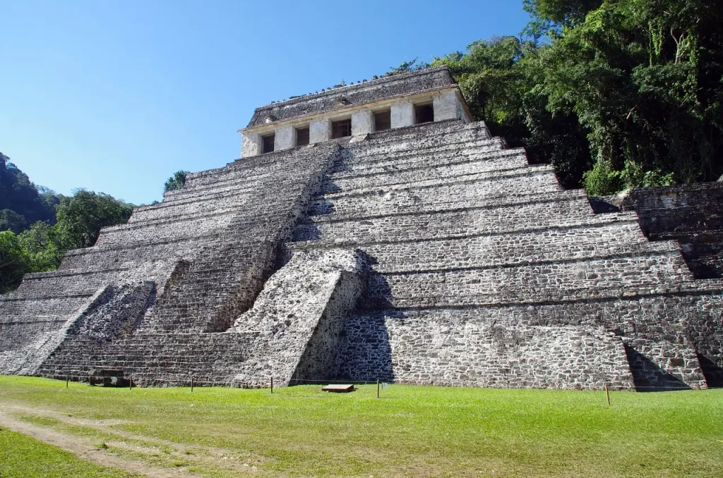 Wat is het belang van Palenque in de Maya-geschiedenis?