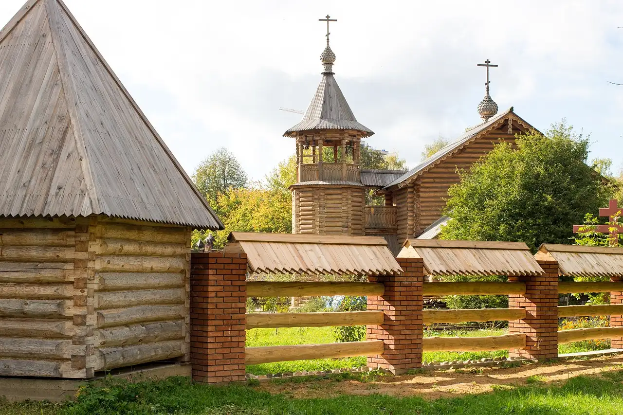 Wat was de invloed van volksreligies in Kievan Rus?
