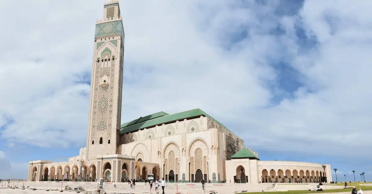 Welke moskee in Casablanca is een van de grootste ter wereld?