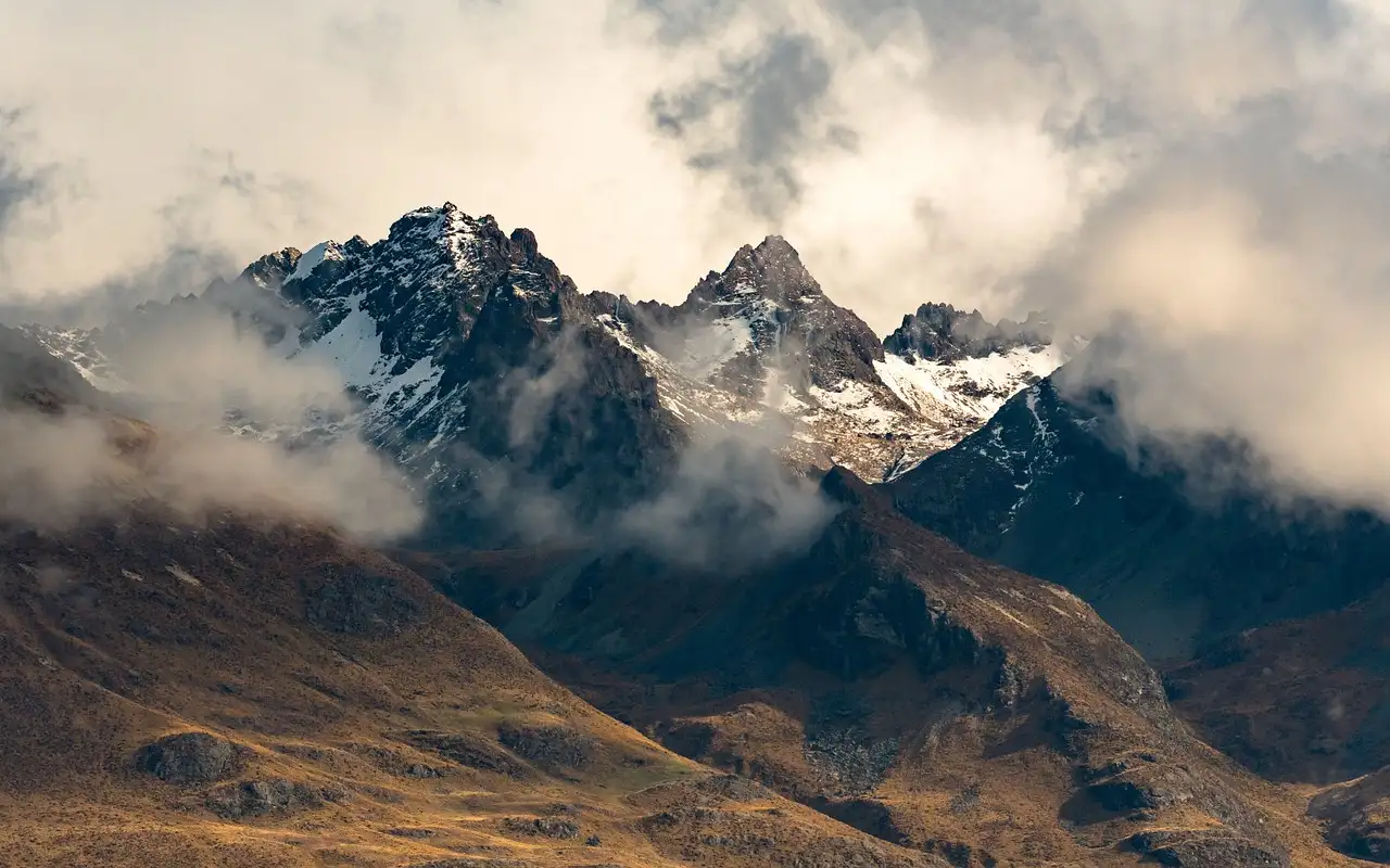 Welke stad in Nieuw-Zeeland staat bekend om natuurlijke schoonheid?
