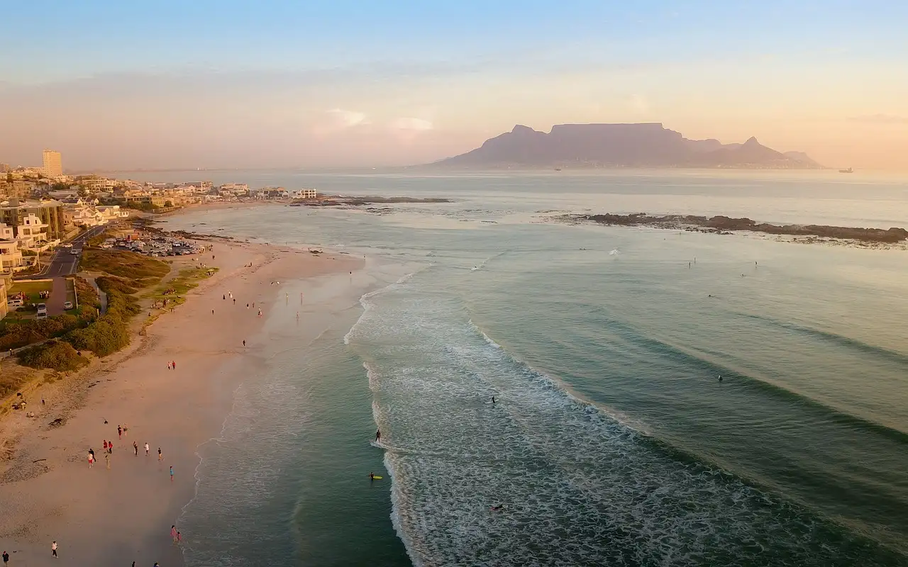 Welke stad in Zuid-Afrika is bekend om Robbeneiland?
