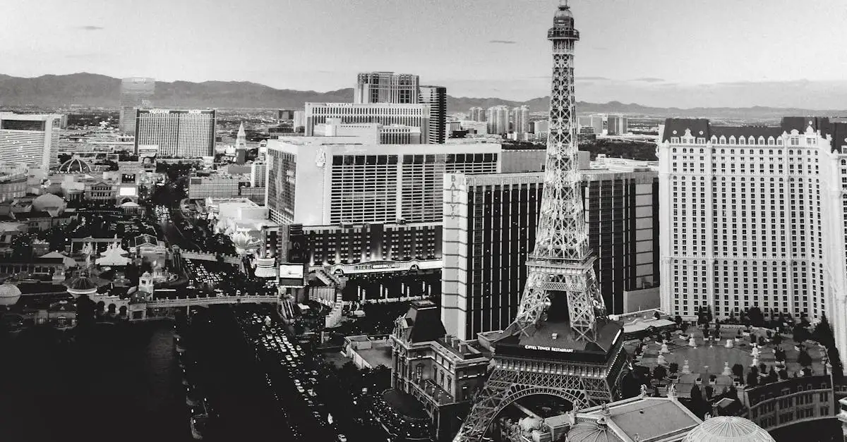 Welke toren in Las Vegas is geïnspireerd op Parijs?