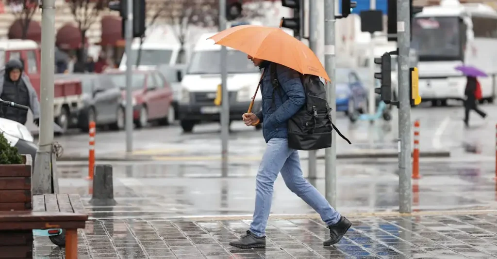 Wie is Indra, de god van regen en koning der goden?
