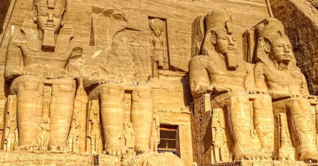 Hoe beïnvloedde het oude Egypte Nubië en andere buurlanden?