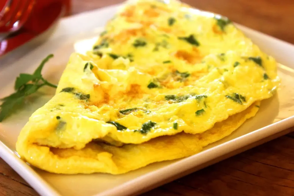 Hoe maak je een luchtige omelet op een eenvoudige manier?