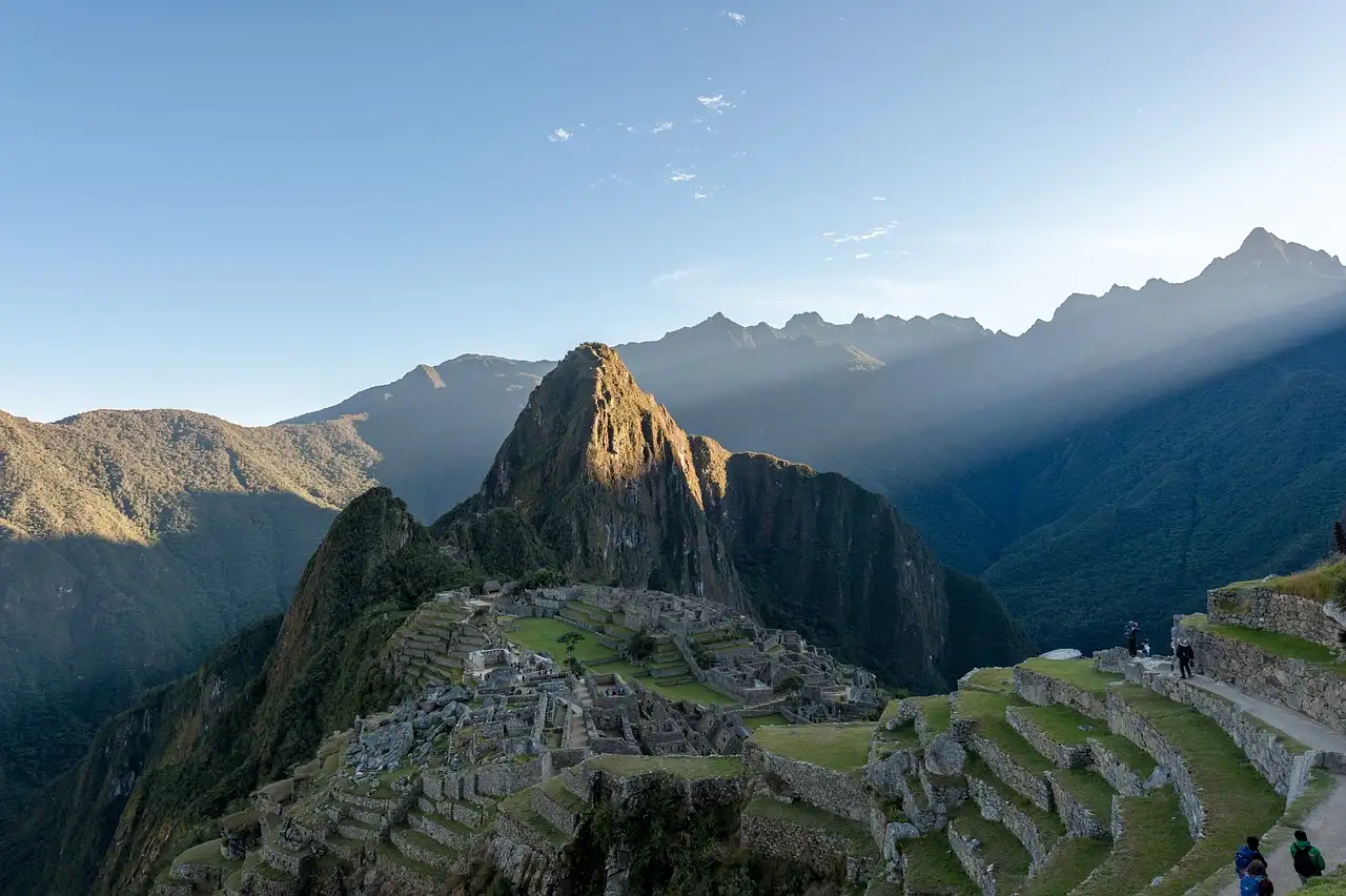 Hoe probeerden de Spanjaarden de Inca-religie te vernietigen?