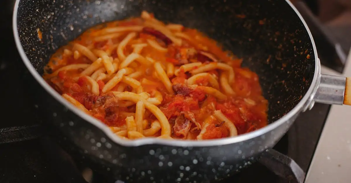 Hoe verdiept sudderen de smaak van tomatensaus?