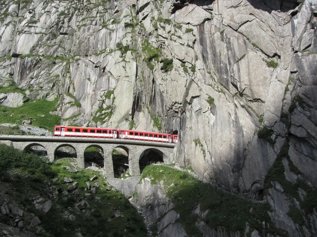 Hoe werd de Gotthard-spoorlijn in Zwitserland aangelegd?