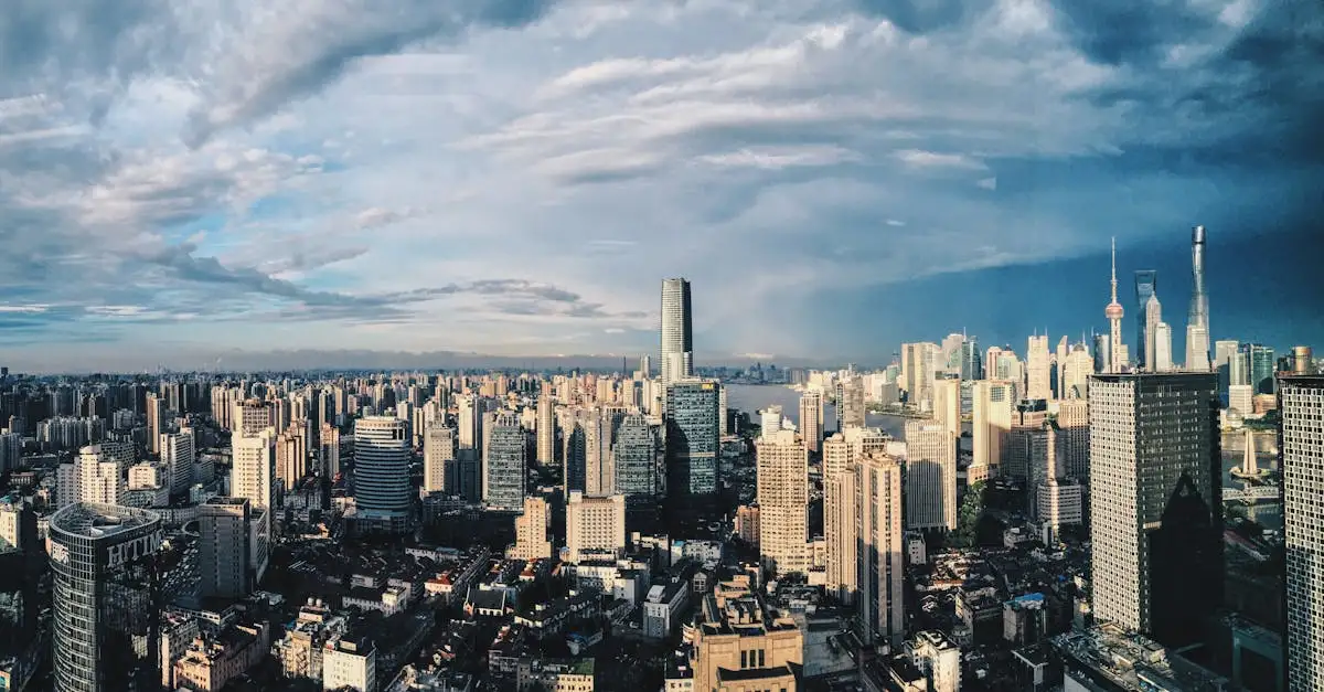 Waar vind je de glazen skywalk in Shanghai Tower?