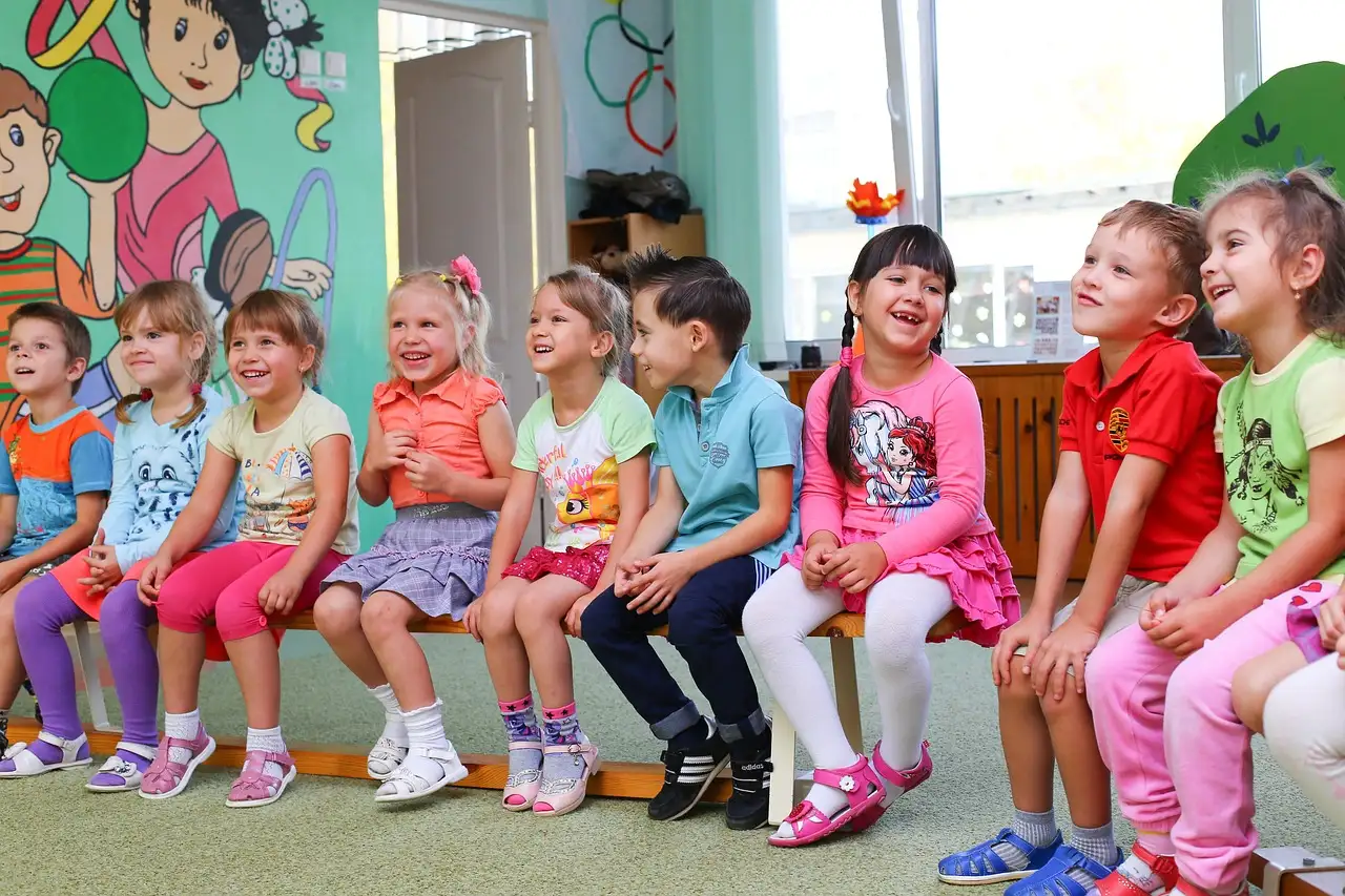 Wat was de invloed van Fröbel op kleuterscholen?