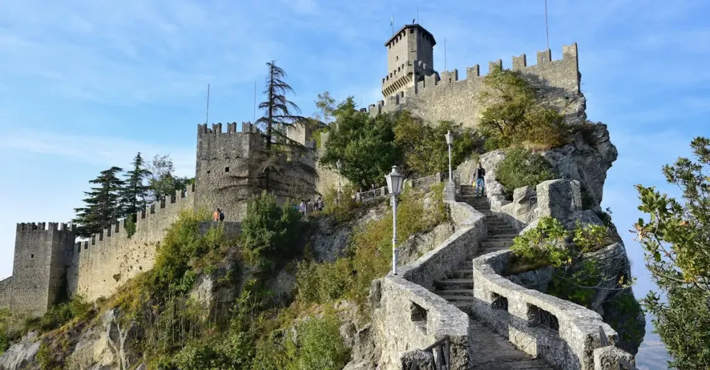 Wat zijn de mooiste musea en historische gebouwen in San Marino?