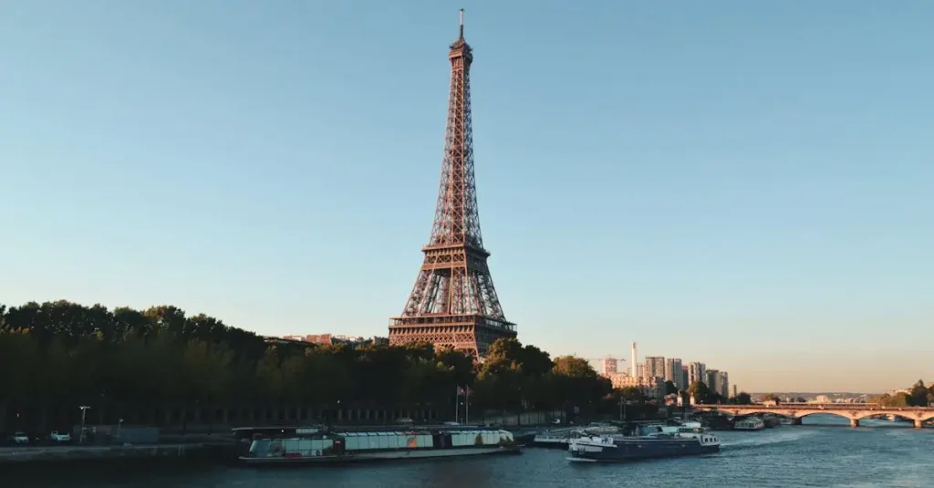Welke stad herbergt de beroemde Eiffeltoren?