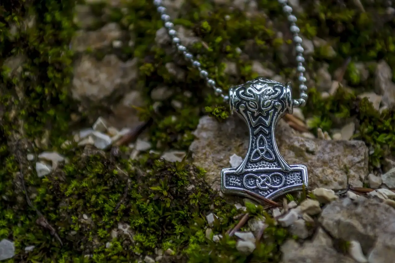 Wie was Thor en wat symboliseerde hij in de mythologie?