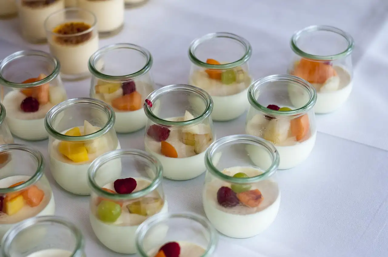 Hoe kan yoghurt helpen bij het hydrateren van een droge huid?