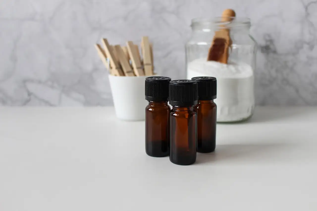 Hoe maak je gordijnen fris met baking soda zonder wassen?