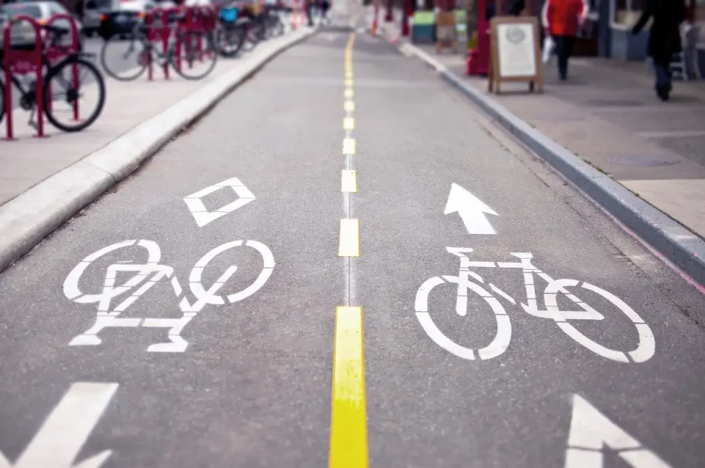 Hoe worden oude spoorlijnen omgevormd tot fietspaden?