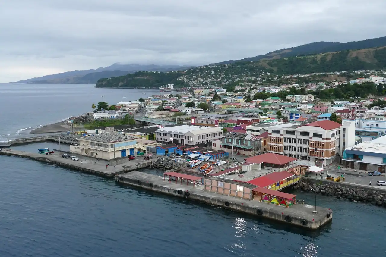 Wat is de hoofdstad van Dominica en waarom?