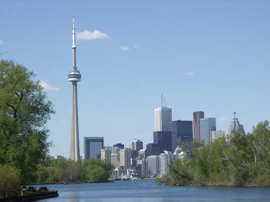 Wat maakt de glazen vloer van de CN Tower in Toronto uniek?