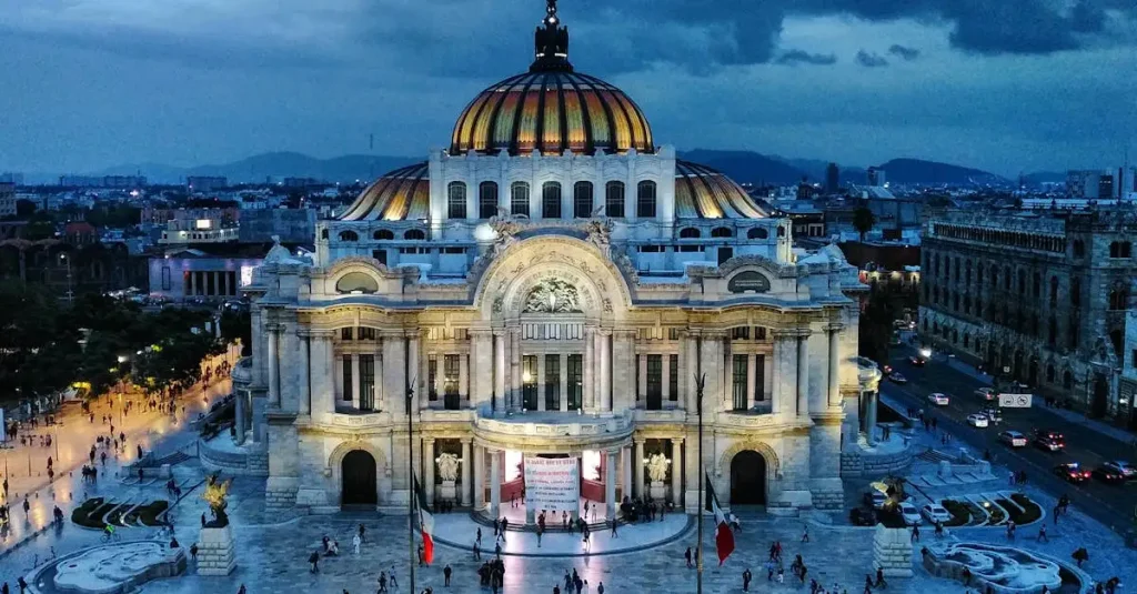 Welke Mexicaanse stad heeft het grootste plein ter wereld?