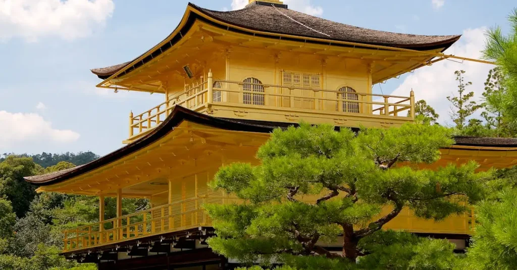 Welke stad in Japan herbergt de Gouden Paviljoen Tempel?