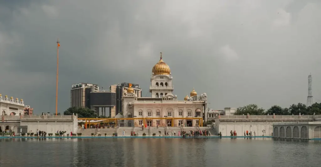 Welke tempel in India is marmeren, de Gouden Tempel?
