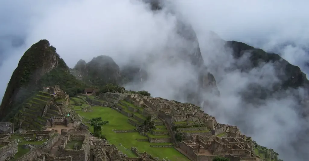 Welke veranderingen onderging de Quechua na de Spaanse verovering?