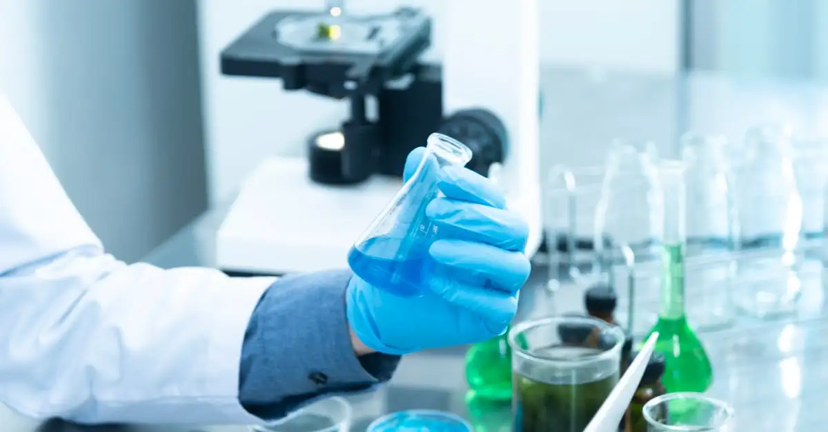 Wie is de grondlegger van de microbiologie, Louis Pasteur?