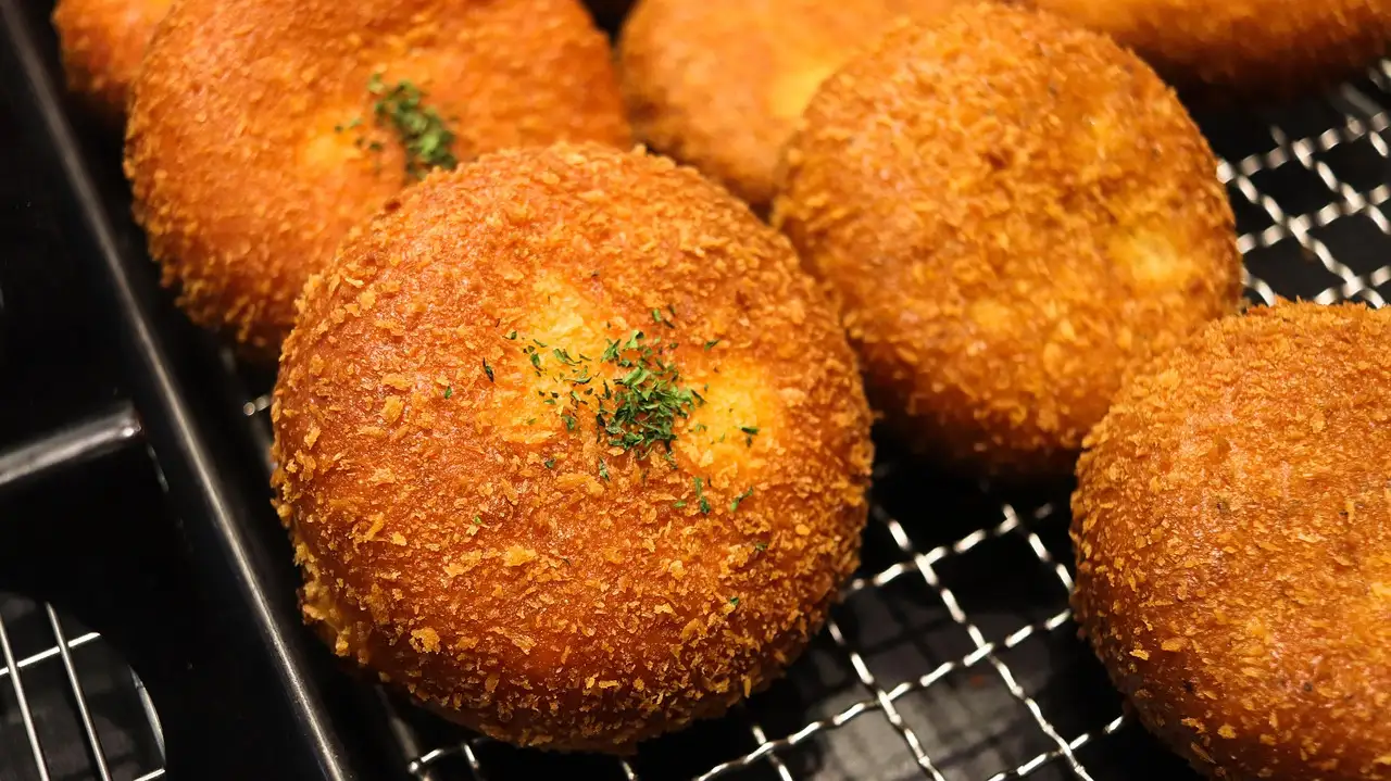 Hoe lang moet een kroket in de frituur?