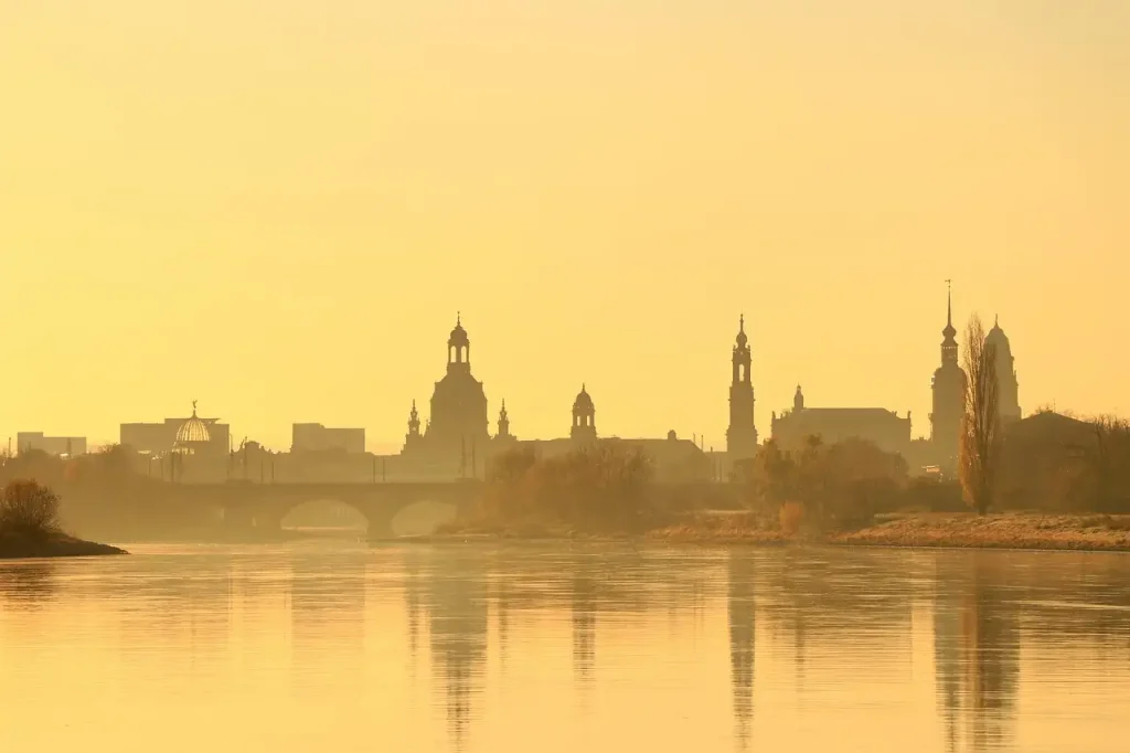 Hoe lang vlieg je van Amsterdam naar Dresden? Ontdek het hier!