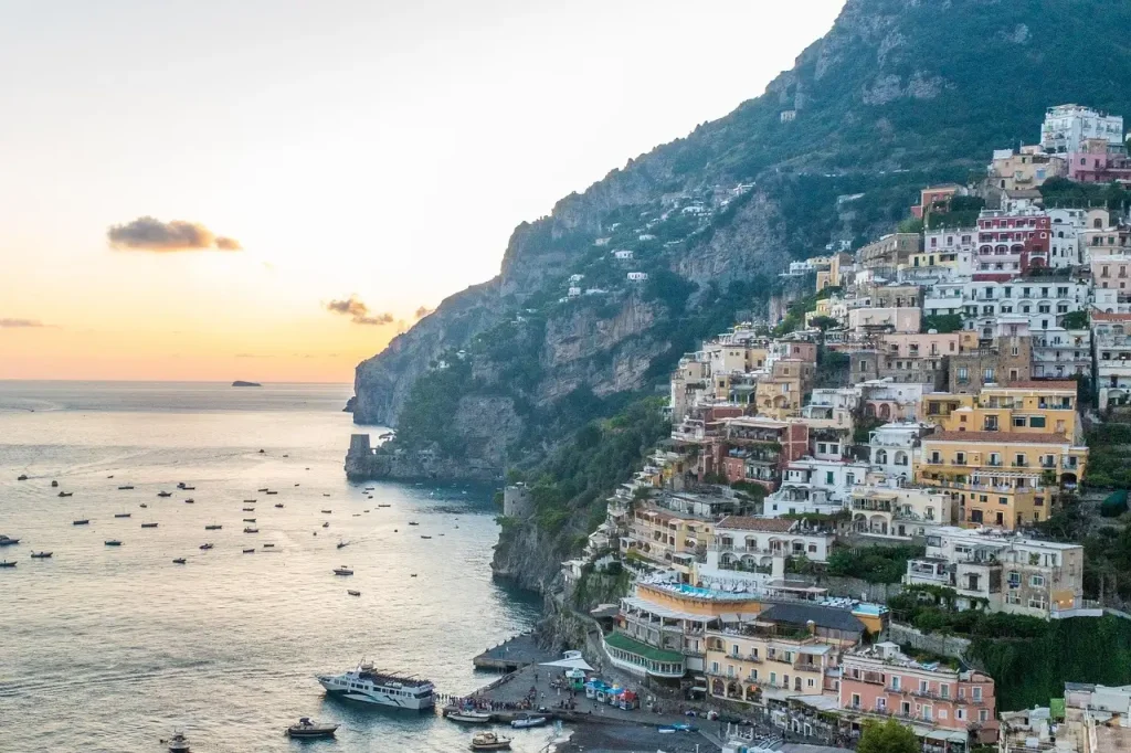 Hoe lang vlieg je van Amsterdam naar Sorrento (Italië)? Ontdek het nu!