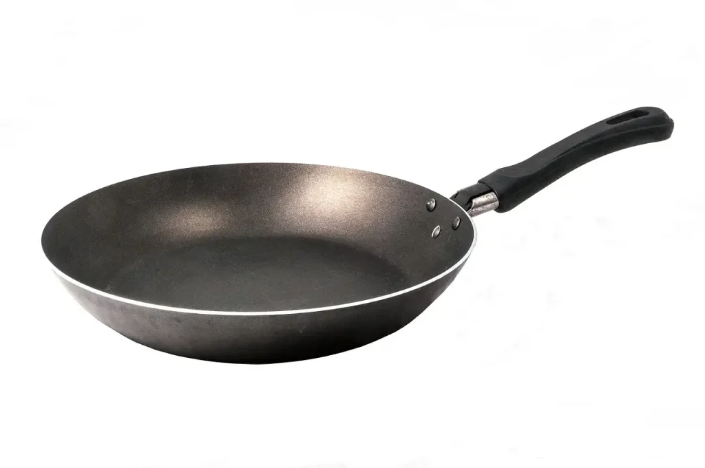Hoe maak je een aangebrande pan schoon met baking soda?