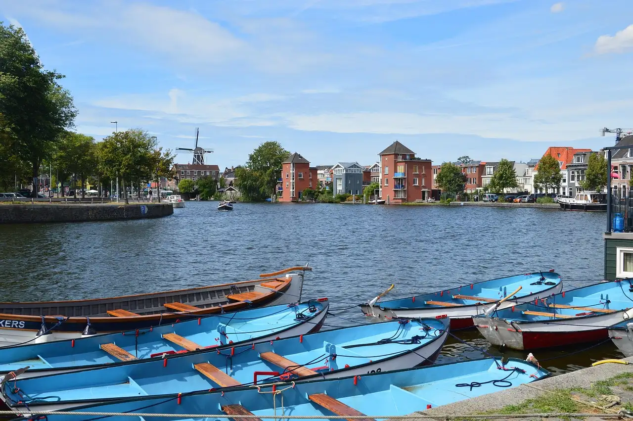 Hoeveel kilometer van Haarlem naar Suva?