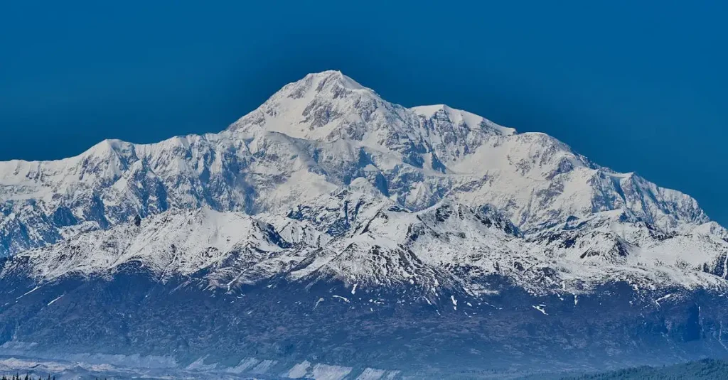 In welk gebergte vind je de hoogste berg van Noord-Amerika?