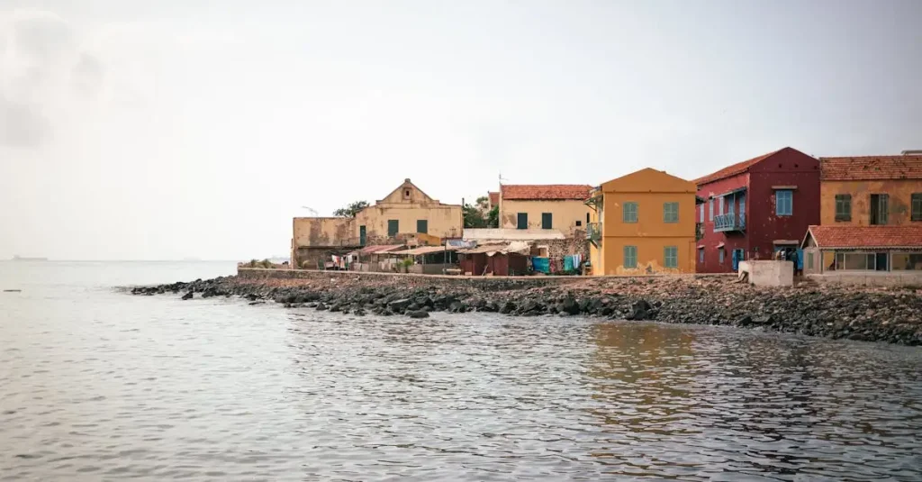 Welke stad in Senegal heeft het slavernijmuseum op Gorée?