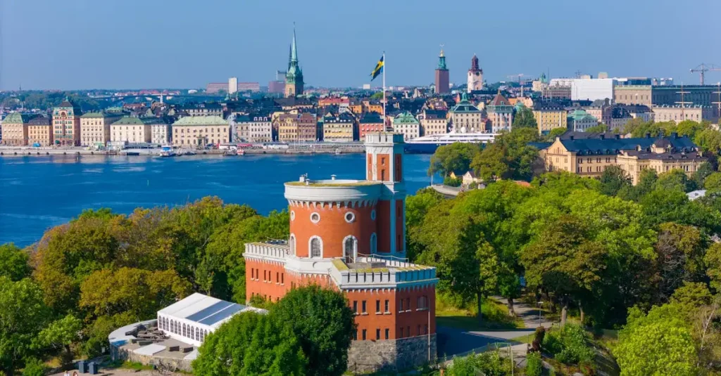 Welke stad in Zweden staat bekend om middeleeuwse kastelen?