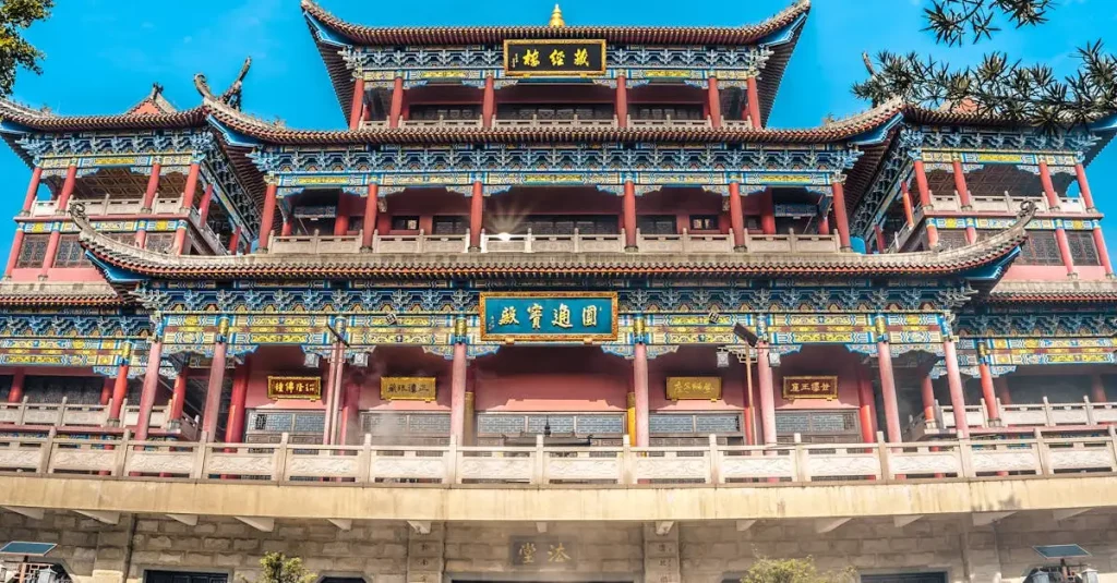 Hoe beïnvloeden confucianistische waarden de Chinese samenleving?